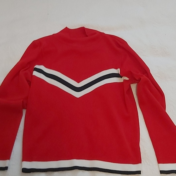 Top - Picture 4 of 7